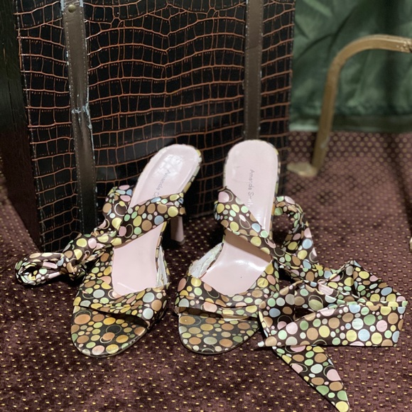 Polka dot kitten wrap around heels - Picture 1 of 2